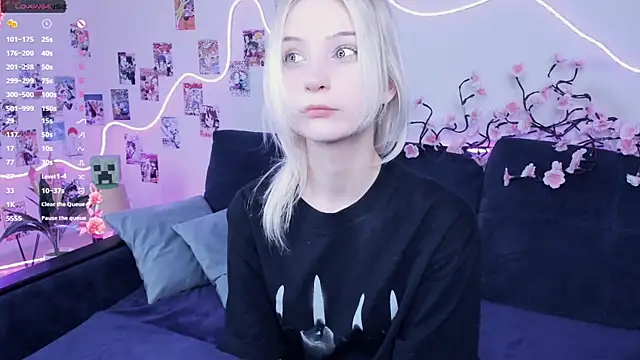 Snapshot of Megan--chan chatting on January 9, 2026, 5:20 pm Megan--chan online show from January 9, 2026, 5:20 pm