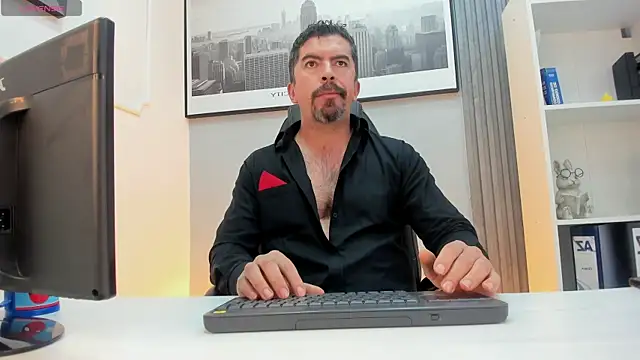 Snapshot of JuanKFit_45 chatting on August 4, 2026, 4:28 am JuanKFit 45 online show from August 4, 2026, 4:28 am