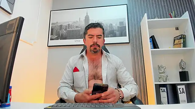 Snapshot of JuanKFit_45 chatting on August 3, 2026, 9:04 am JuanKFit 45 online show from August 3, 2026, 9:04 am