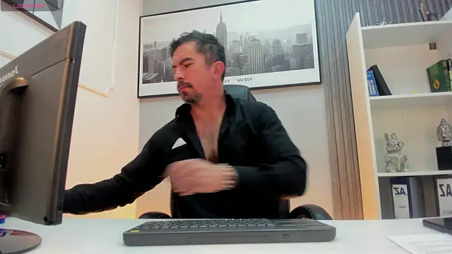 Snapshot of JuanKFit_45 chatting on July 31, 2026, 4:34 am JuanKFit 45 online show from July 31, 2026, 4:34 am