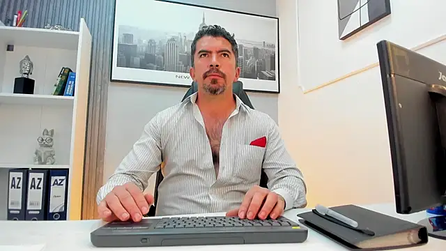 Snapshot of JuanKFit_45 chatting on July 27, 2026, 4:41 am JuanKFit 45 online show from July 27, 2026, 4:41 am