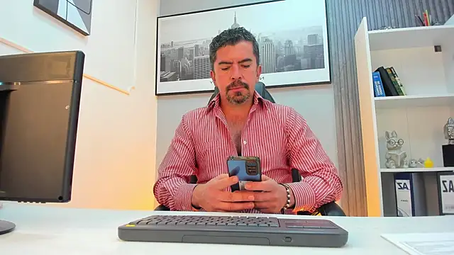 Snapshot of JuanKFit_45 chatting on July 29, 2026, 3:50 am JuanKFit 45 online show from July 29, 2026, 3:50 am