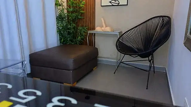 Lia Mar  online show from October 21, 2025, 6:18 pm