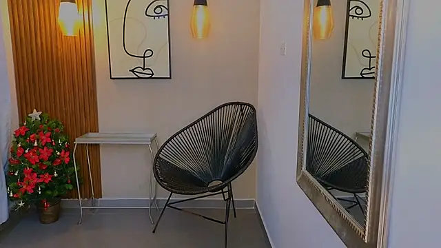 Lia Mar  online show from December 13, 2025, 8:04 pm