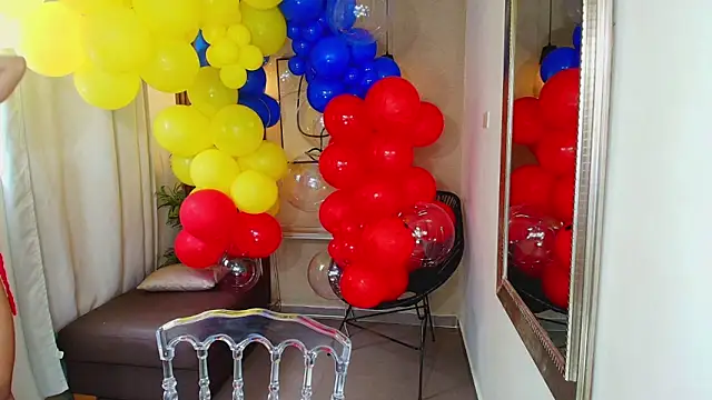 Lia Mar  online show from September 12, 2025, 6:07 pm