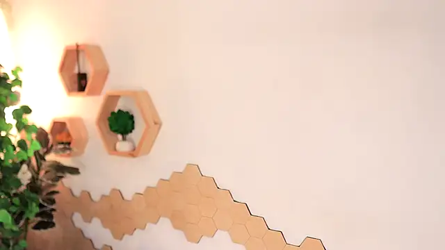  MayaMoon  online show from November 15, 2025, 5:11 am