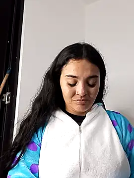 Snapshot of meli__brown chatting on November 1, 2025, 3:24 am meli brown online show from November 1, 2025, 3:24 am