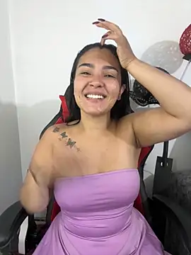 Snapshot of meli__brown chatting on December 1, 2025, 9:10 am meli brown online show from December 1, 2025, 9:10 am