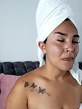 Snapshot of meli__brown chatting on October 28, 2025, 3:51 am meli brown online show from October 28, 2025, 3:51 am