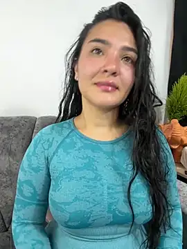 Snapshot of meli__brown chatting on December 5, 2025, 4:22 am meli brown online show from December 5, 2025, 4:22 am