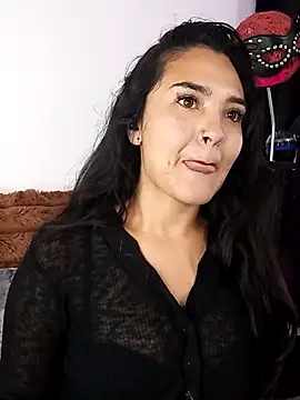 Snapshot of meli__brown chatting on November 6, 2025, 8:18 am meli brown online show from November 6, 2025, 8:18 am