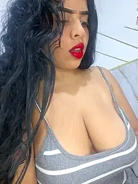 Snapshot of Yemaly_Lee chatting on May 4, 2026, 9:06 pm Yemaly Lee online show from May 4, 2026, 9:06 pm