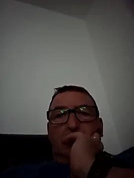 Snapshot of Oorse1966 chatting on October 31, 2025, 10:05 pm Oorse1966 online show from October 31, 2025, 10:05 pm