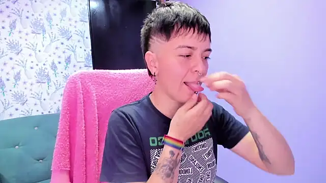 Snapshot of _Hannah_Hot chatting on October 26, 2025, 2:45 am Hannah Hot online show from October 26, 2025, 2:45 am