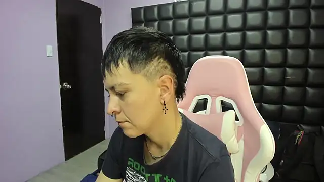 Snapshot of _Hannah_Hot chatting on November 12, 2025, 12:53 pm Hannah Hot online show from November 12, 2025, 12:53 pm