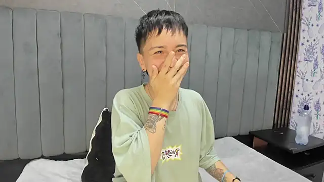 Snapshot of _Hannah_Hot chatting on December 14, 2025, 1:34 am Hannah Hot online show from December 14, 2025, 1:34 am