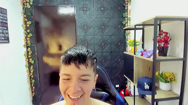  Hannah Hot online show from April 14, 2026, 2:27 am