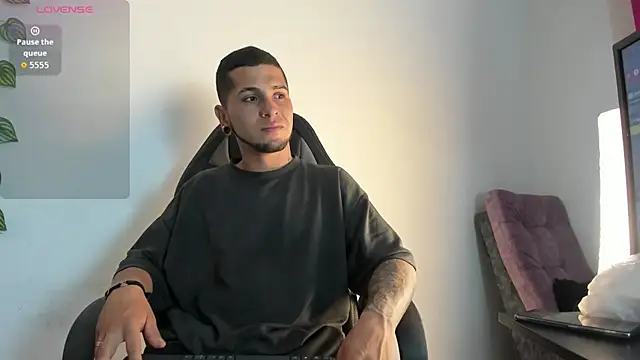 raven smith  online show from February 3, 2026, 5:16 am