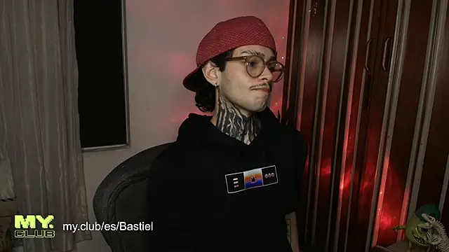 Mihail leroy online show from April 14, 2026, 1:43 am