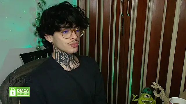 Mihail leroy online show from October 2, 2025, 1:42 am