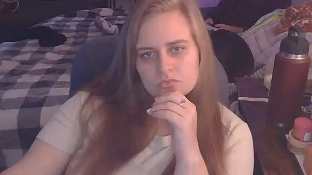 Sexyblonde12344 online show from October 13, 2025, 5:47 pm