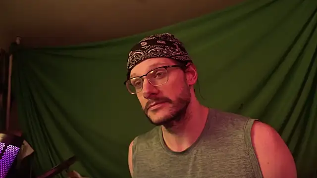 Snapshot of MasterDaddyCool chatting on January 9, 2026, 8:27 pm MasterDaddyCool online show from January 9, 2026, 8:27 pm