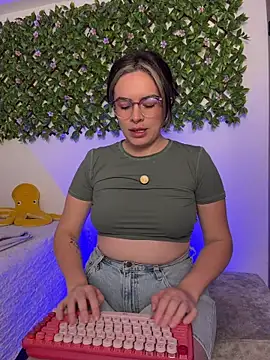 Katheerine online show from February 6, 2026, 1:23 am