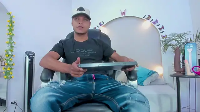 Snapshot of Ricky_Owens1 chatting on November 6, 2025, 8:02 pm Ricky Owens1 online show from November 6, 2025, 8:02 pm