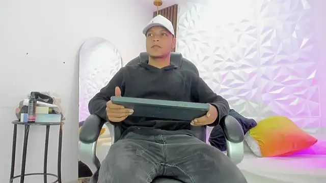 Snapshot of Ricky_Owens1 chatting on October 9, 2025, 1:00 pm Ricky Owens1 online show from October 9, 2025, 1:00 pm