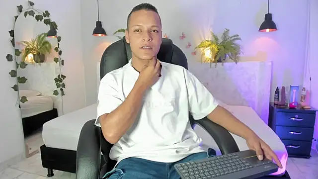 Snapshot of Ricky_Owens1 chatting on September 14, 2025, 1:00 pm Ricky Owens1 online show from September 14, 2025, 1:00 pm