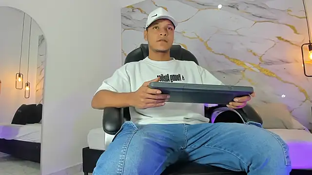 Snapshot of Ricky_Owens1 chatting on October 12, 2025, 1:56 pm Ricky Owens1 online show from October 12, 2025, 1:56 pm