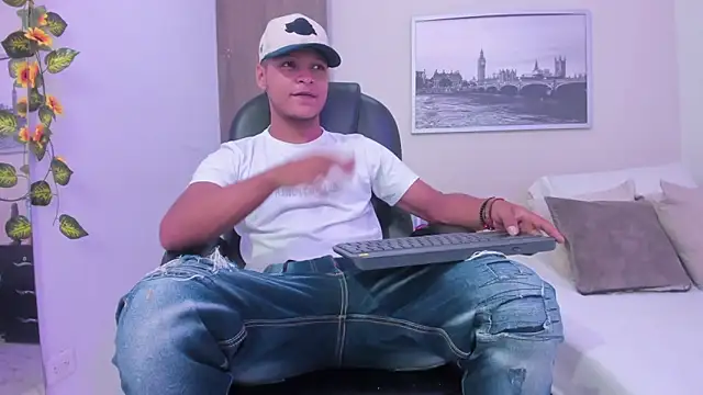 Snapshot of Ricky_Owens1 chatting on November 4, 2025, 9:07 pm Ricky Owens1 online show from November 4, 2025, 9:07 pm