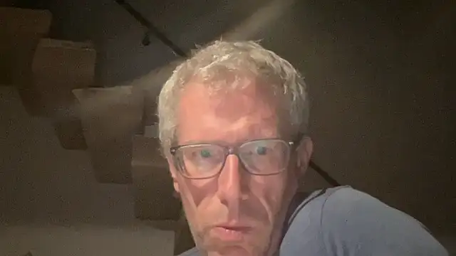 choupipat1 online show from September 14, 2025, 10:43 pm