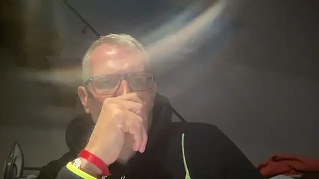 choupipat1 online show from October 1, 2025, 5:34 am