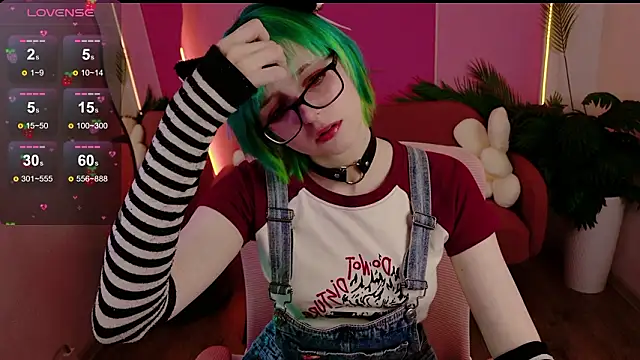 CoralineYoung online show from February 12, 2026, 7:19 am