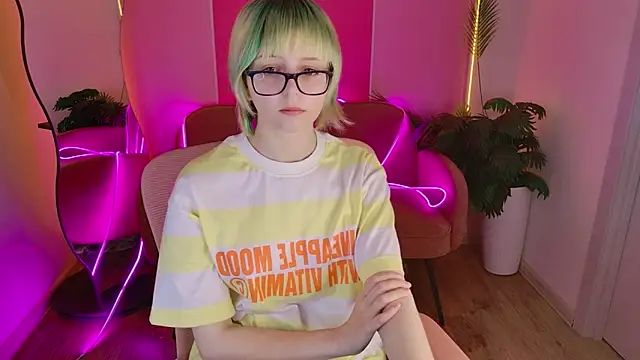 CoralineYoung online show from June 10, 2026, 8:37 am