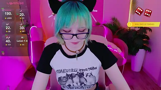 CoralineYoung online show from April 9, 2026, 1:39 pm