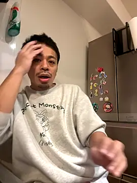 Snapshot of muut1215 chatting on November 18, 2025, 6:11 pm muut1215 online show from November 18, 2025, 6:11 pm