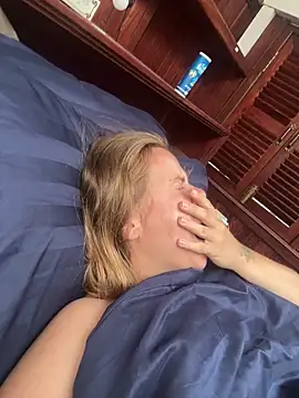 Stellamarbella online show from April 4, 2026, 12:28 am