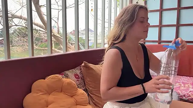 Stellamarbella online show from April 2, 2026, 5:14 am