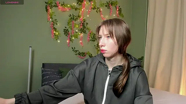 Snapshot of Lisbeth__Salander chatting on December 4, 2025, 2:32 am Lisbeth Salander online show from December 4, 2025, 2:32 am