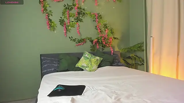 Snapshot of Lisbeth__Salander chatting on November 28, 2025, 2:45 am Lisbeth Salander online show from November 28, 2025, 2:45 am