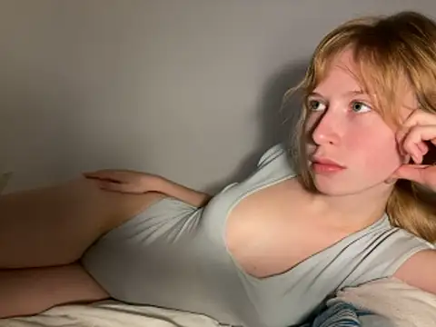 Snapshot of Lisa-5329 chatting on November 17, 2025, 10:41 am Lisa-5329 online show from November 17, 2025, 10:41 am