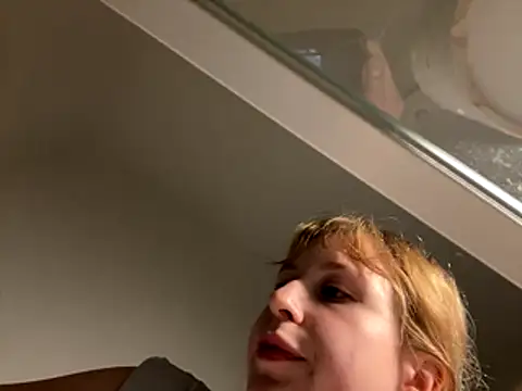 Snapshot of Lisa-5329 chatting on November 14, 2025, 10:13 pm Lisa-5329 online show from November 14, 2025, 10:13 pm