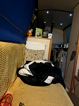 ladyboatlady online show from November 18, 2025, 6:50 am