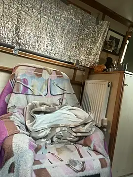 ladyboatlady online show from February 25, 2026, 7:41 am