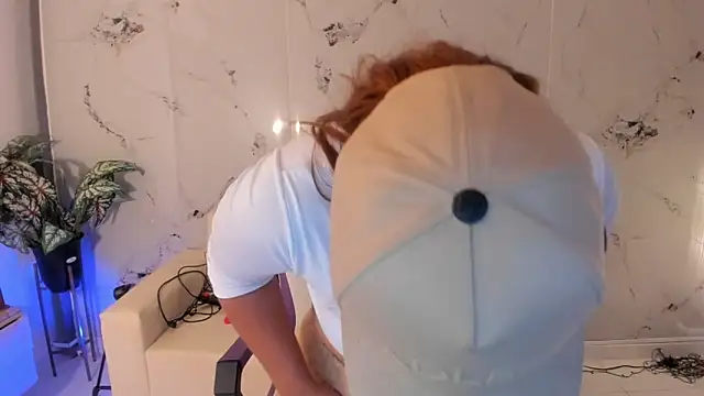 scarlett enjoy1 online show from September 29, 2025, 2:12 pm