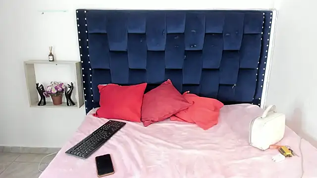 scarlett enjoy1 online show from November 28, 2025, 12:27 pm