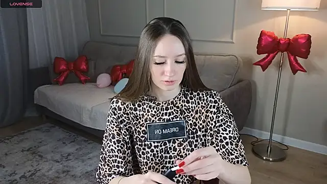 cutienaughtygirl online show from March 10, 2026, 7:45 am