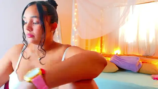 Snapshot of loreaniss chatting on January 10, 2026, 8:26 pm loreaniss online show from January 10, 2026, 8:26 pm